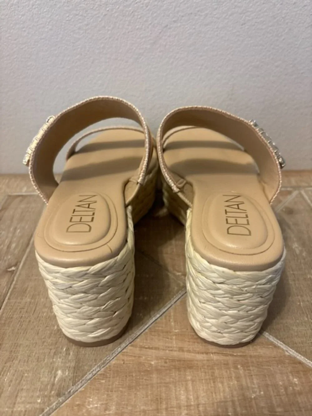 NEW Deltan Inez Woven Raffia Rhinestone Platform Espadrille Wedge Sandals Size 8
